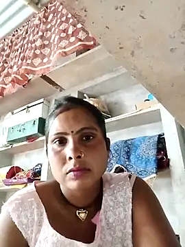 Snapshot of Shreya_pandit chatting on 05/12/26, 09:50 Shreya pandit online show from 05/12/26, 09:50