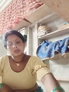 Snapshot of Shreya_pandit chatting on 05/13/26, 12:08 Shreya pandit online show from 05/13/26, 12:08