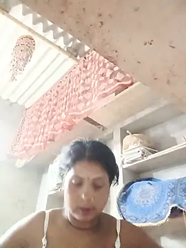 Snapshot of Shreya_pandit chatting on 05/14/26, 12:17 Shreya pandit online show from 05/14/26, 12:17