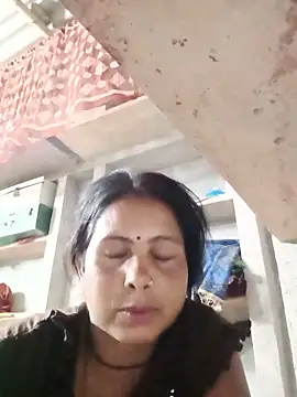 Snapshot of Shreya_pandit chatting on 05/21/26, 04:47 Shreya pandit online show from 05/21/26, 04:47