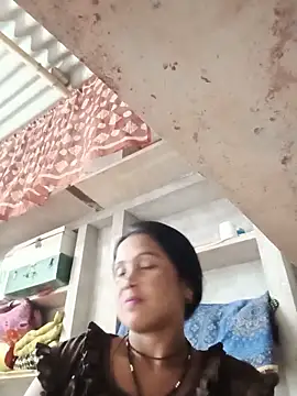 Snapshot of Shreya_pandit chatting on 05/25/26, 12:22 Shreya pandit online show from 05/25/26, 12:22