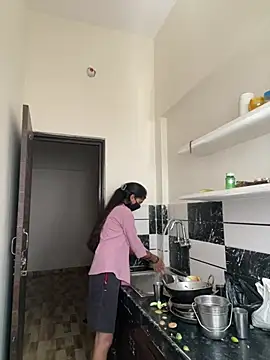 Pooja Love143 online show from 04/06/26, 05:41