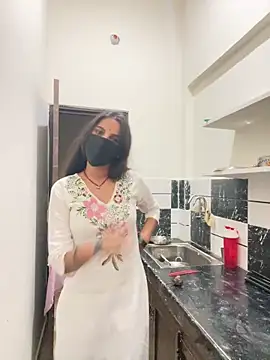 Pooja Love143 online show from 04/07/26, 10:59