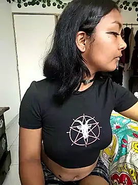 Snapshot of Luna_6 chatting on 01/07/26, 06:10 Luna 6 online show from 01/07/26, 06:10