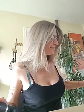 Sacha Scorp online show from 03/27/26, 08:59