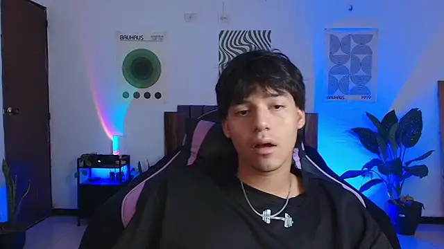 CrisotpherMoretti online show from 12/18/25, 05:30