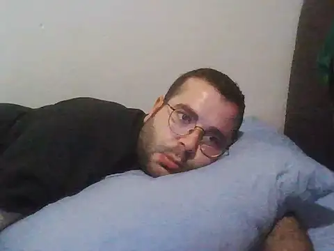 kkadam1 online show from 12/15/25, 01:26