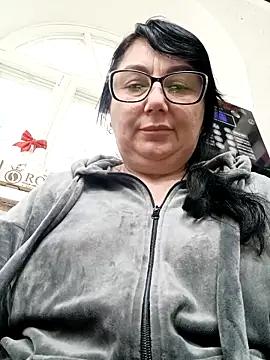 Snapshot of MariSwan222 chatting on 05/13/26, 03:42 MariSwan222 online show from 05/13/26, 03:42