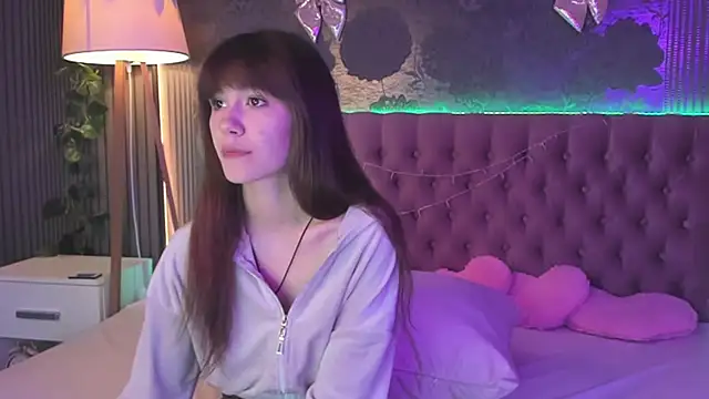 MilanaHotts online show from 06/10/26, 12:37
