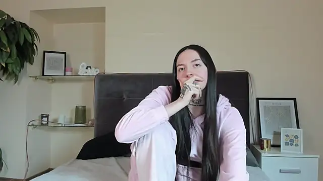 AdrianaCult online show from 02/09/26, 06:23