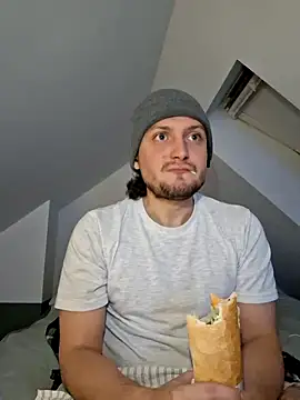 Snapshot of Ghost_Pie chatting on 12/17/25, 05:57 Ghost Pie online show from 12/17/25, 05:57