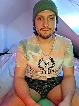 Snapshot of Ghost_Pie chatting on 12/20/25, 08:21 Ghost Pie online show from 12/20/25, 08:21