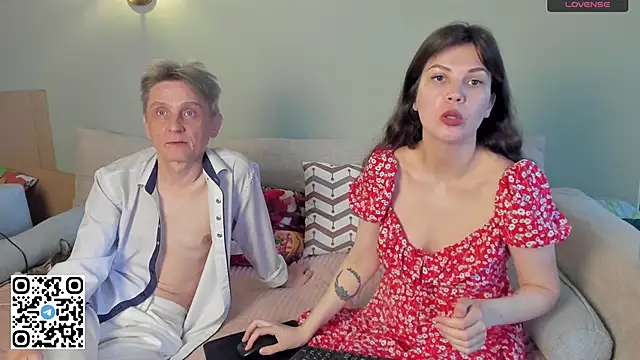 WeliosCouple online show from 04/17/26, 07:11