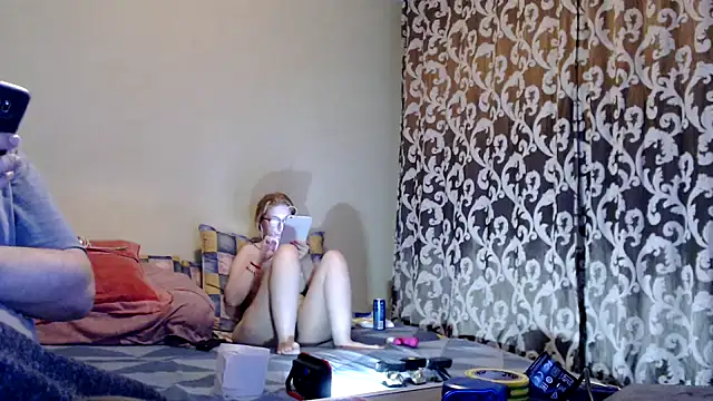 yunis32 online show from 02/10/25, 06:45