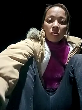 Snapshot of Andrea-688 chatting on 12/17/25, 03:29 Andrea-688 online show from 12/17/25, 03:29