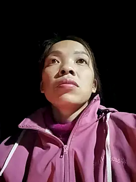 Snapshot of Andrea-688 chatting on 01/05/26, 11:19 Andrea-688 online show from 01/05/26, 11:19