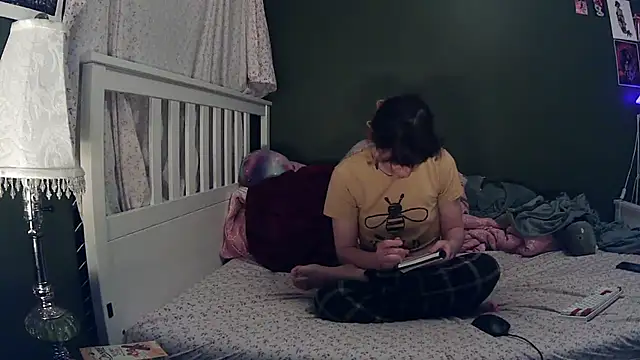 Snapshot of hanna_banana5 chatting on 12/18/25, 06:52 hanna banana5 online show from 12/18/25, 06:52