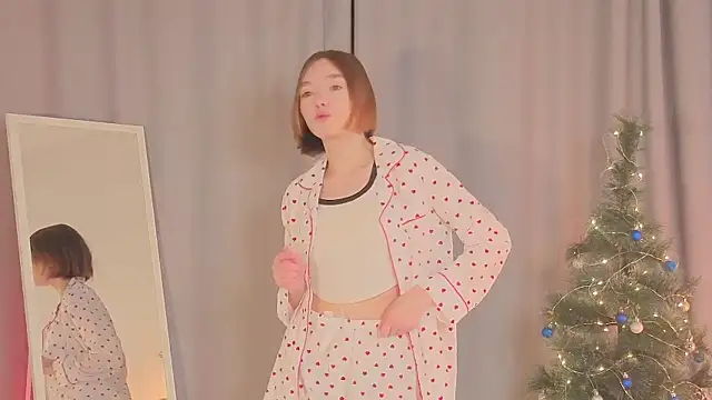 Leyla crsh online show from 12/16/25, 06:18