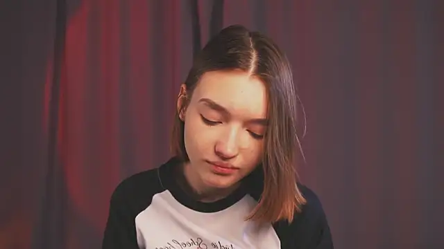 Leyla crsh online show from 03/27/26, 08:26