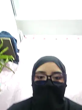 Snapshot of Dalia_Reem chatting on 12/20/25, 12:23 Dalia Reem online show from 12/20/25, 12:23