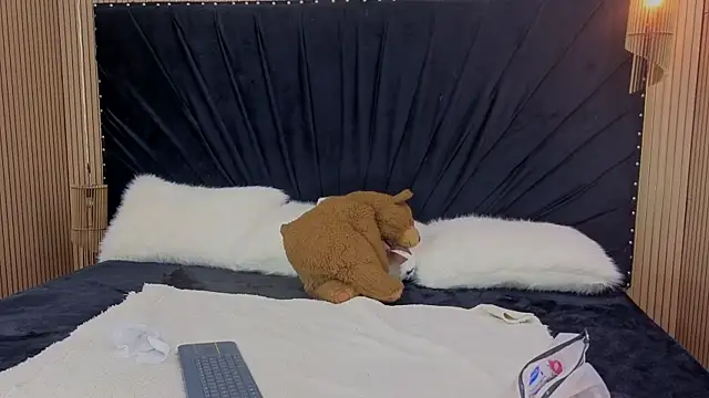 Megan-Horney- online show from 04/16/26, 01:45