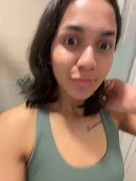 Snapshot of MiaMorenoo chatting on 01/06/26, 04:00 MiaMorenoo online show from 01/06/26, 04:00