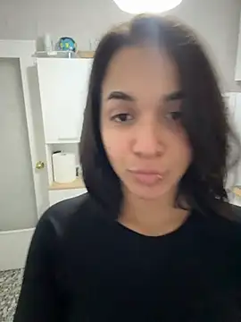 Snapshot of MiaMorenoo chatting on 01/14/26, 05:29 MiaMorenoo online show from 01/14/26, 05:29