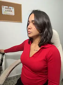 Snapshot of MiaMorenoo chatting on 01/15/26, 03:49 MiaMorenoo online show from 01/15/26, 03:49