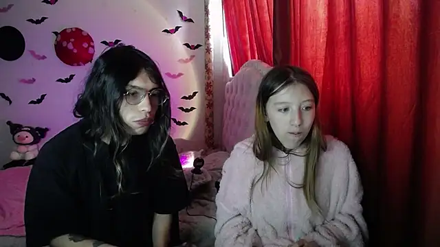 Briar y Blair online show from 04/16/26, 03:02