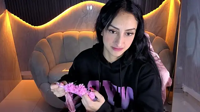 Tifany Tx online show from 03/25/26, 12:33