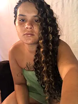 Snapshot of Geelalmeida chatting on 12/18/25, 12:55 Geelalmeida online show from 12/18/25, 12:55