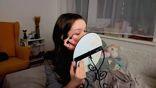 my liss online show from 12/23/25, 02:42