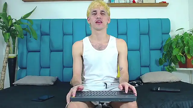 Snapshot of boy_Dirty_X chatting on 06/19/26, 05:23 boy Dirty X online show from 06/19/26, 05:23