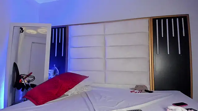 JuliMonroe19 online show from 02/24/26, 12:58