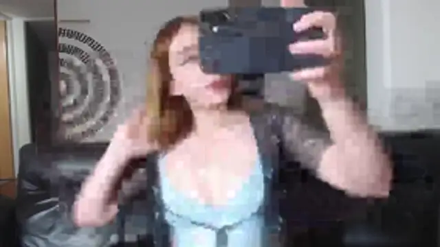 Snapshot of BeautyYoungblond chatting on 05/23/26, 01:11 BeautyYoungblond online show from 05/23/26, 01:11