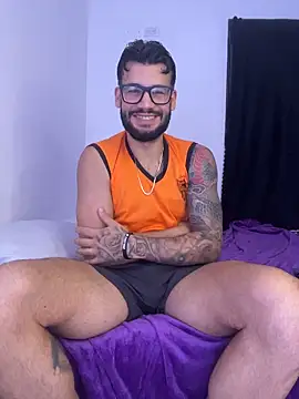 Snapshot of thedragonboyxxx chatting on 12/19/25, 04:19 thedragonboyxxx online show from 12/19/25, 04:19