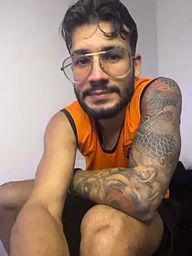 Snapshot of thedragonboyxxx chatting on 01/11/26, 04:06 thedragonboyxxx online show from 01/11/26, 04:06