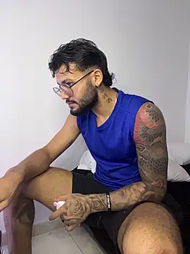 Snapshot of thedragonboyxxx chatting on 01/12/26, 03:01 thedragonboyxxx online show from 01/12/26, 03:01