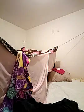 LUNARB23 online show from 12/18/25, 03:12