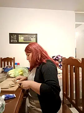 LUNARB23 online show from 12/21/25, 06:20