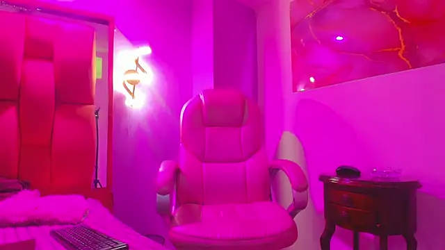 partyts online show from 02/11/26, 12:15