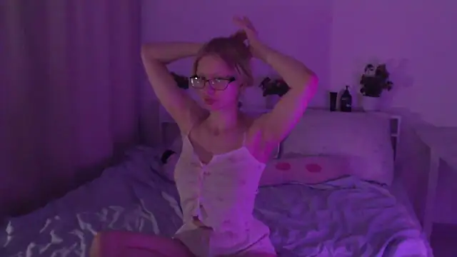 Chloe1loveme online show from 12/18/25, 09:21