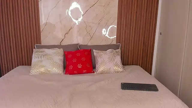 Lily Hiill7 online show from 01/13/26, 07:19