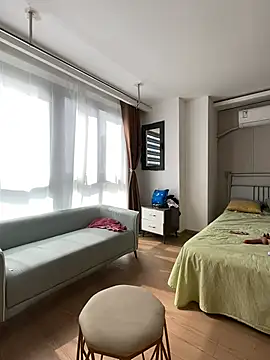 ccyun666 online show from 04/18/26, 01:20