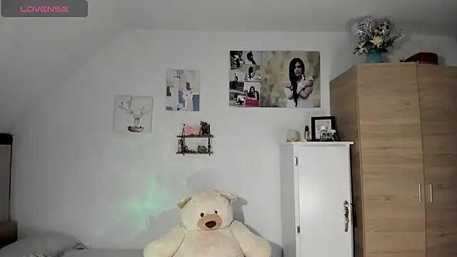 Snapshot of VEROSlen- chatting on 01/08/26, 02:41 VEROSlen- online show from 01/08/26, 02:41