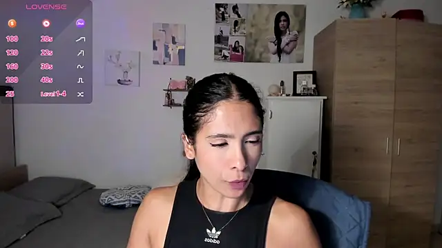 Snapshot of VEROSlen- chatting on 02/12/26, 01:33 VEROSlen- online show from 02/12/26, 01:33