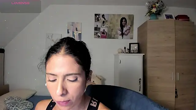 Snapshot of VEROSlen- chatting on 02/26/26, 02:21 VEROSlen- online show from 02/26/26, 02:21