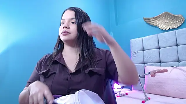 AuraArnau online show from 01/12/26, 06:35