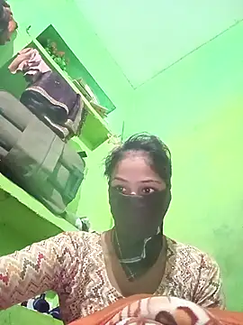 Snapshot of Uma_pande chatting on 12/17/25, 06:14 Uma pande online show from 12/17/25, 06:14