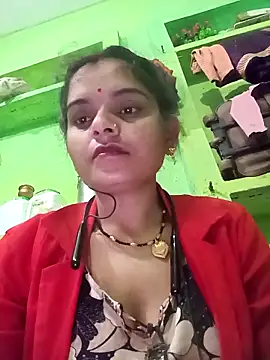 Snapshot of Uma_pande chatting on 12/21/25, 01:24 Uma pande online show from 12/21/25, 01:24